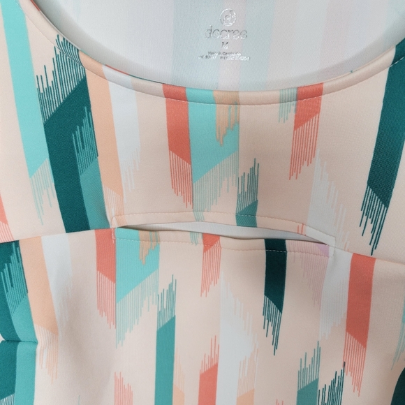 Decree Cutout Tank Top Medium - Picture 3 of 5